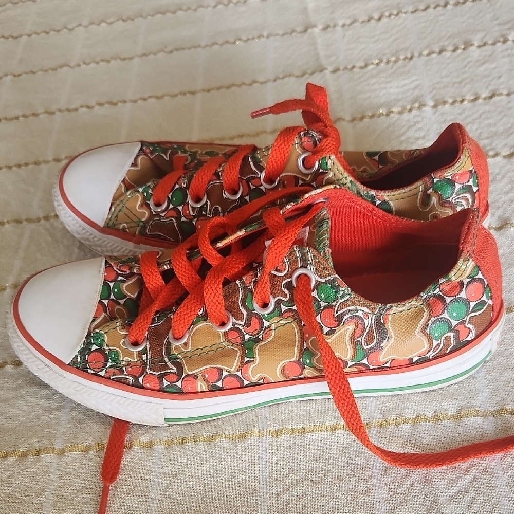 Converse Kids Sneakers Size 1 with Gingerbread Man and Holly Berry Pattern.